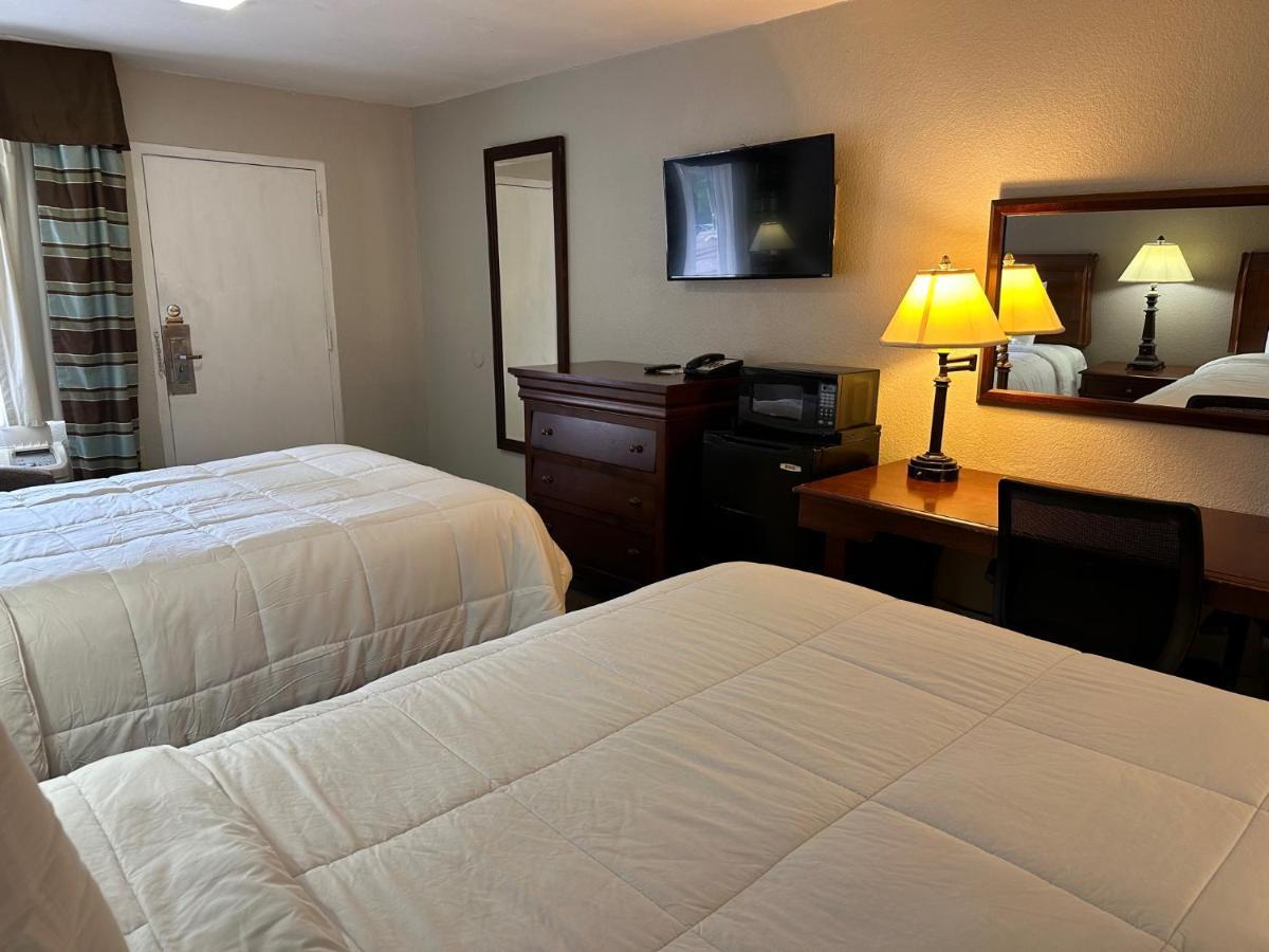 Nation's Of Wake County - Crabtree Motel 2*